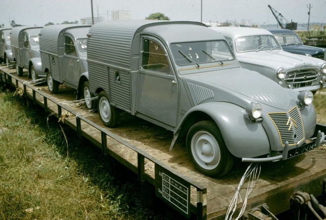 Wagon transport 2CV fourgonnettes.jpg