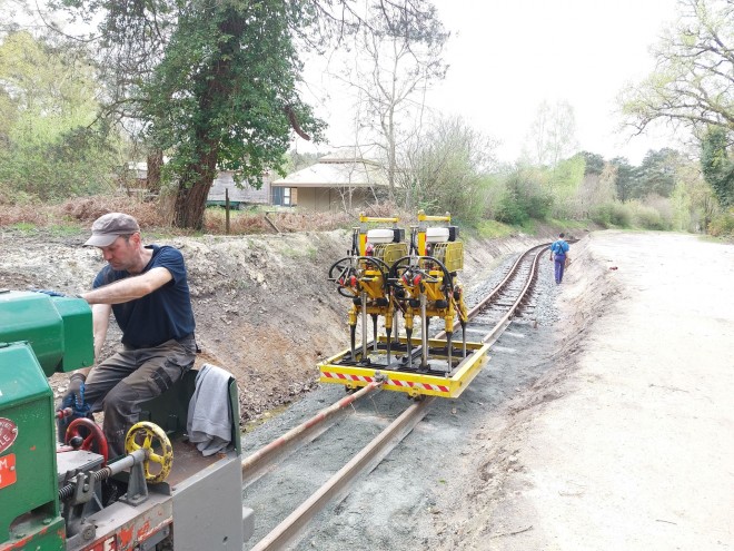 Train de travaux 2.jpg