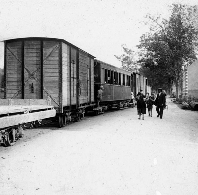 24 - Cénac gare arrivée du train.jpg