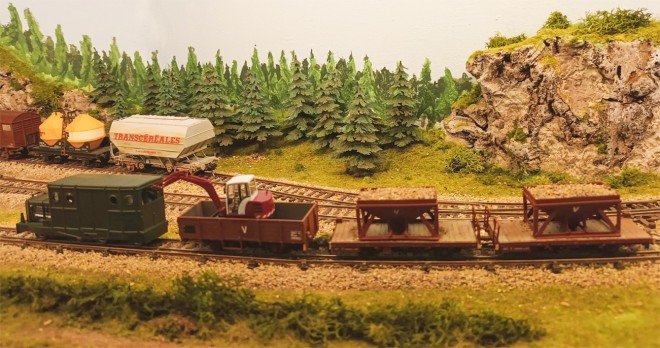 La bête tire 3 wagons L.jpg