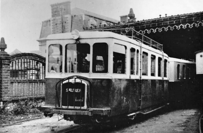 72 - Autorail Saurer Tramways de La Sarthe. Le Mans Gare Centrale 1939.jpg