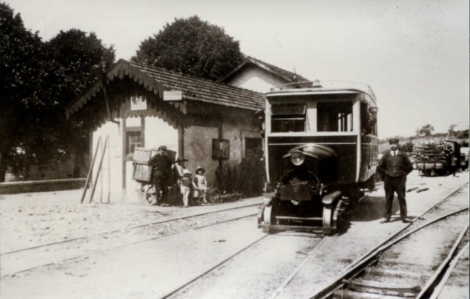 19 - Autorail Saurer à Neuvic Tramway Corrèze vers 1930 Collection Maligne.jpg