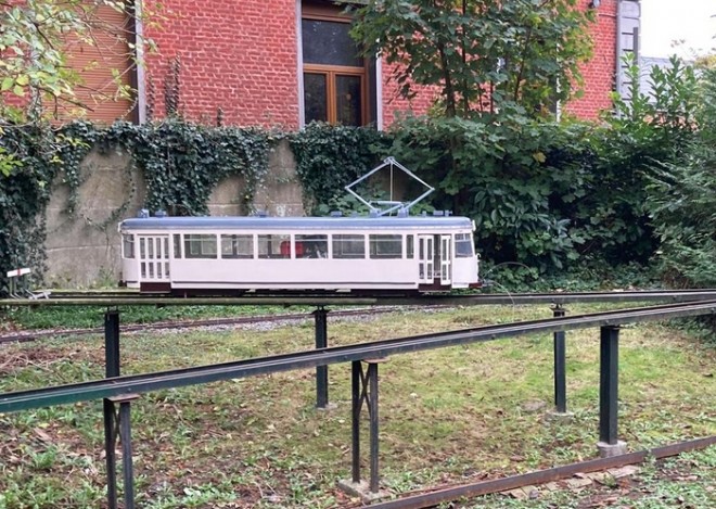 tram.jpg