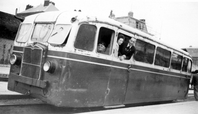 Autorail De Dion NJ à Amiens (1945).JPG