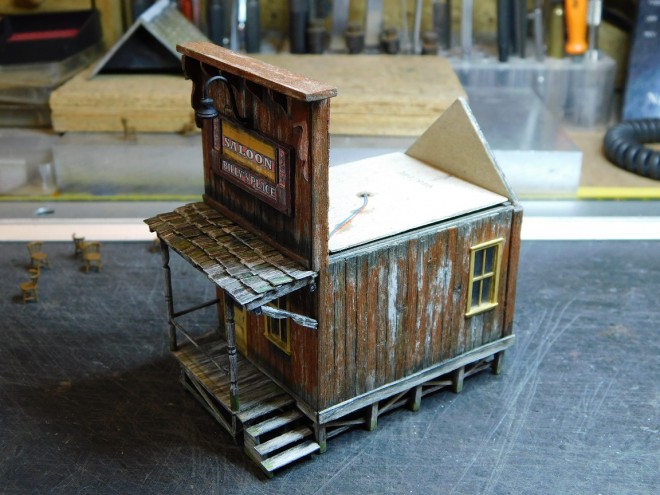 Aménagement du Saloon du Devil's-Gulch 010.JPG