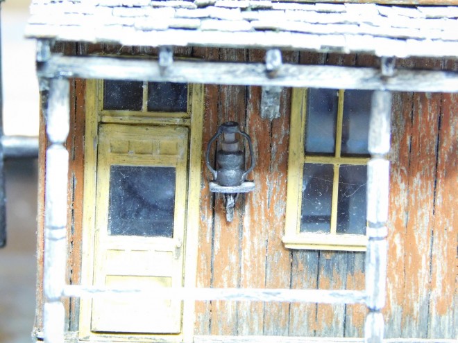 Aménagement du Saloon du Devil's-Gulch 016.JPG