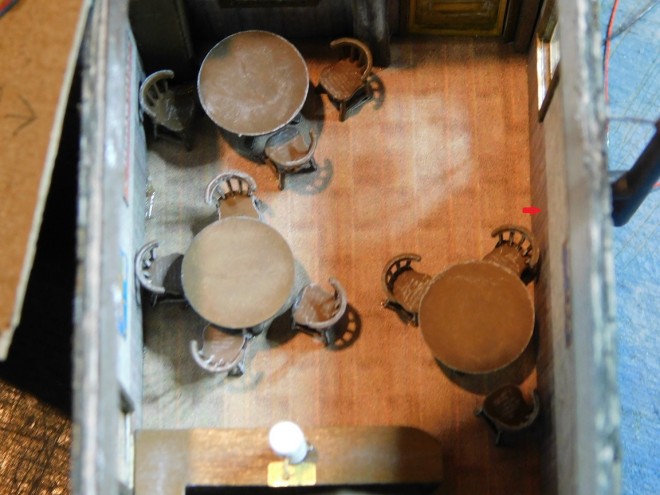 Aménagement du Saloon du Devil's-Gulch 020.JPG