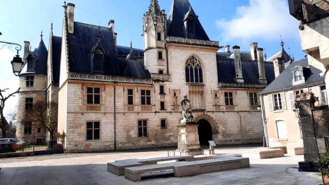 palais JCoeur.jpg