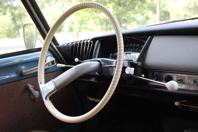 levier vitesses Citroen ID19 break 1960.jpg