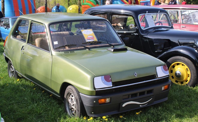Renault 5 pub (1).jpg