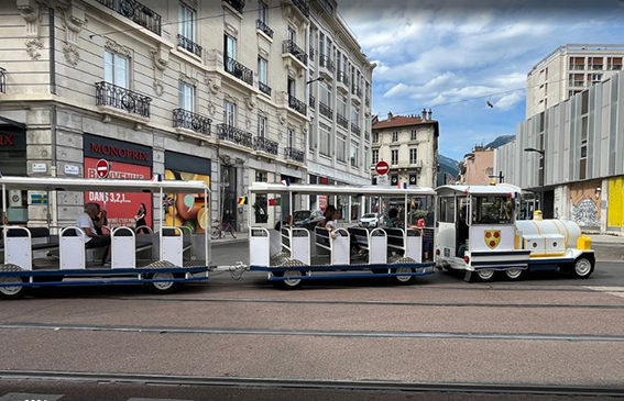 Train Grenoble.JPG