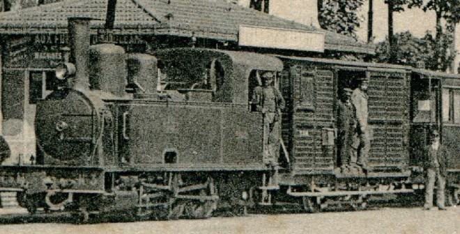 77 - Melun - Place de la Gare - Tramway de Barbizon.jpg