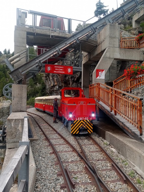 LEB7 03.jpg
