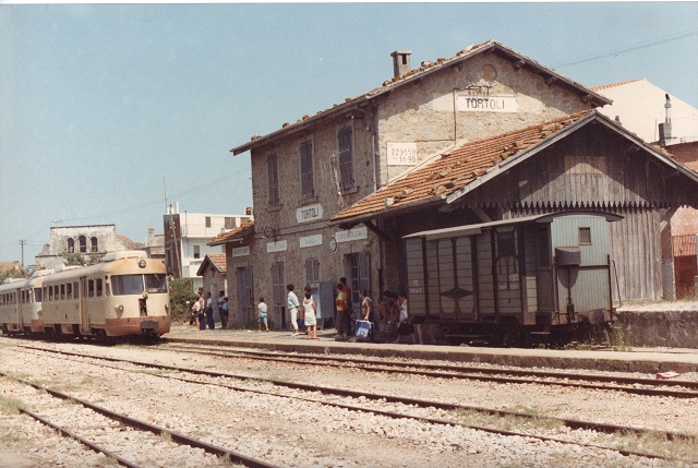 img033m.jpg
