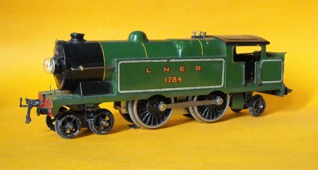 221 LNER a.jpg