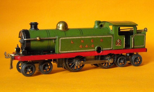 222 LNER a.jpg
