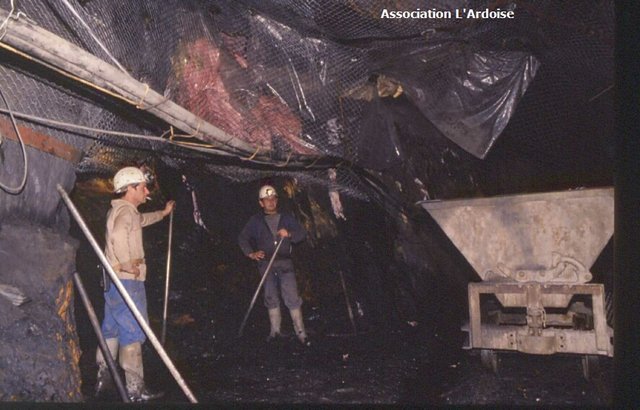 Mine_bleue_travaux.jpg