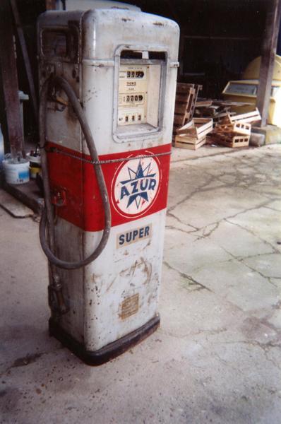 azur pompe-a-essence.jpg