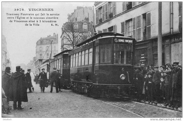 94 vincennes tramway funeraire.jpg