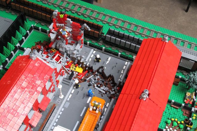 Post_06Lego2.JPG