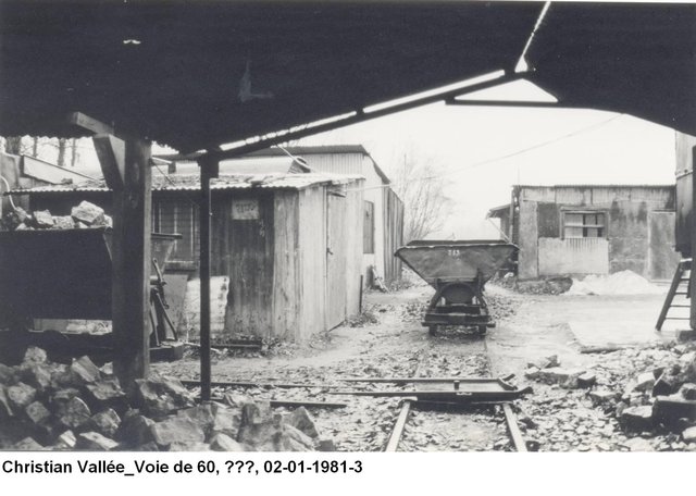 PXR_B - xxx - Voie de 60 - 2 janvier 1981 - Ph Ch Vallée - 03.jpg