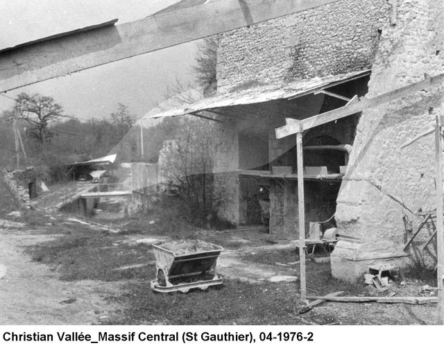 PXR_Massif Central - St Gauthier - avril 1976 - ph Vallée - 02.jpg