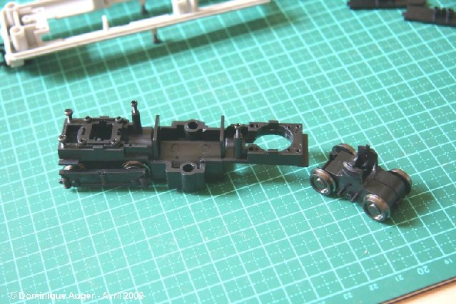 Bachmann UE201 Hammersmith & City Twins 07 reduit.JPG