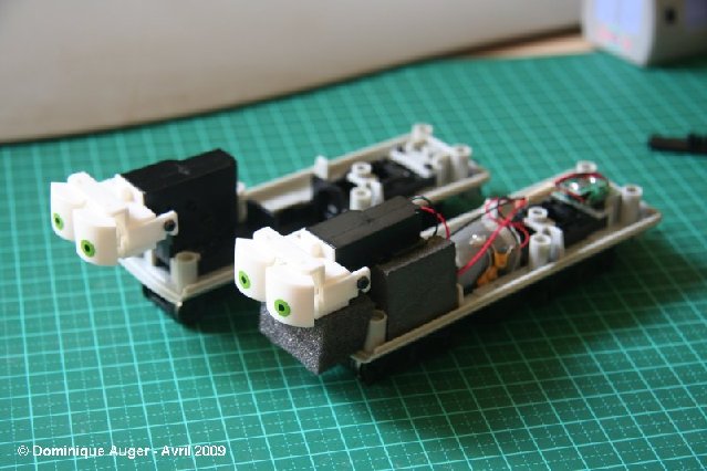 Bachmann UE201 Hammersmith & City Twins 08 reduit.JPG