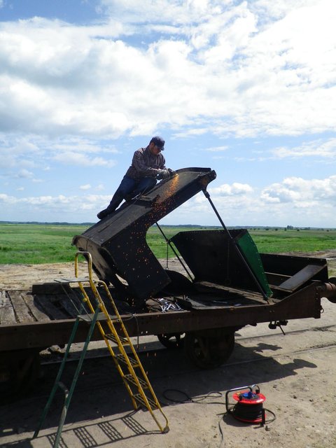 PINGUELY cab5.jpg