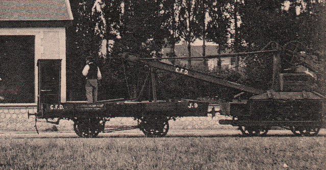 Grue CFD à Savigné-sur-Lathan.jpg