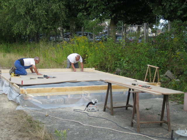 2012 09 29 ET 30 CONSTRUCTION CHALET GARE_002_2_1.JPG