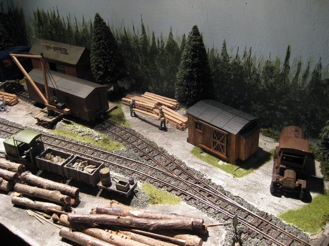 cabane toit peint.jpg