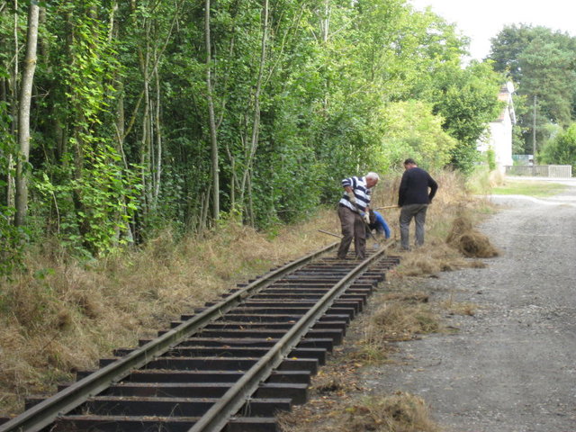 2012 09 21 ELAGAGE PONT SUR LE THERAIN ET NETTOYAGE VOIE_001_1_1.JPG