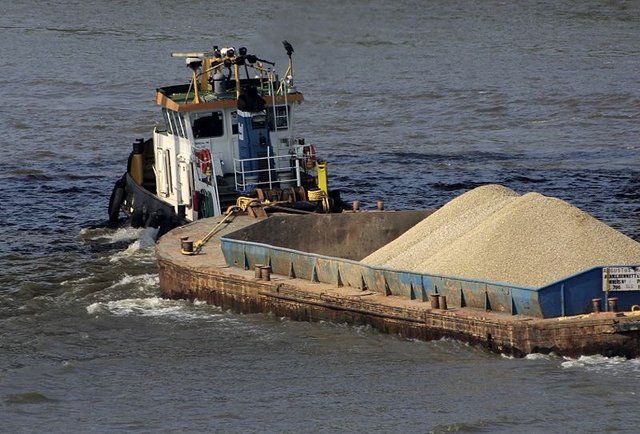 barge.jpg