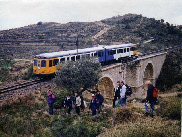img042x.jpg