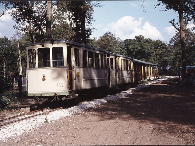 77.09.26 CFSE 1er jour des 142 & 141 Neuchatel.jpg