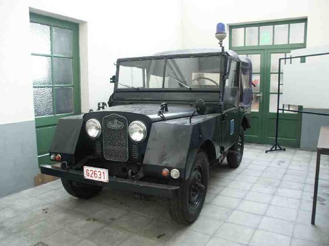 Jeep Minerva SVmodeles Musée Bruxelles web.jpg