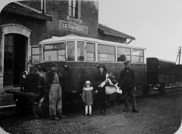 Ardennes avec remorque à bagages.jpg