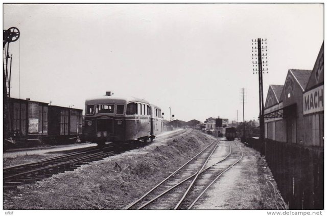 18 - WAGON GARE BOURGES AOUT 1945 PHOTO J CHAPUIS.jpg
