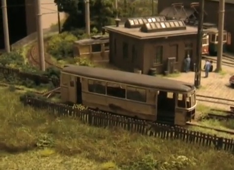 remorque en ruine.jpg