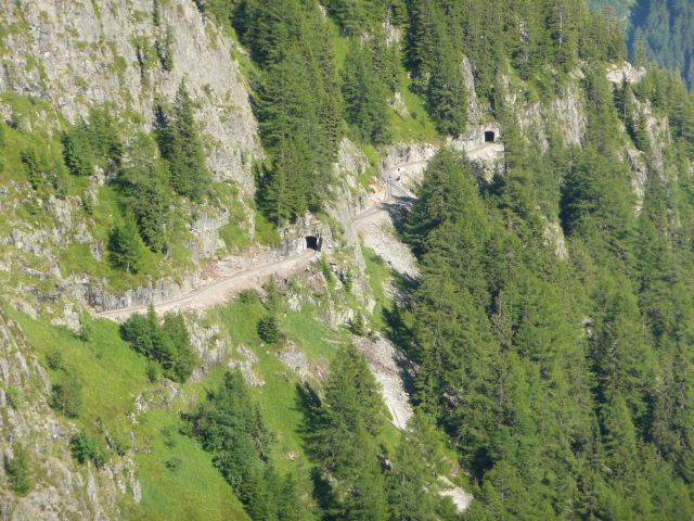 train_emosson.jpg