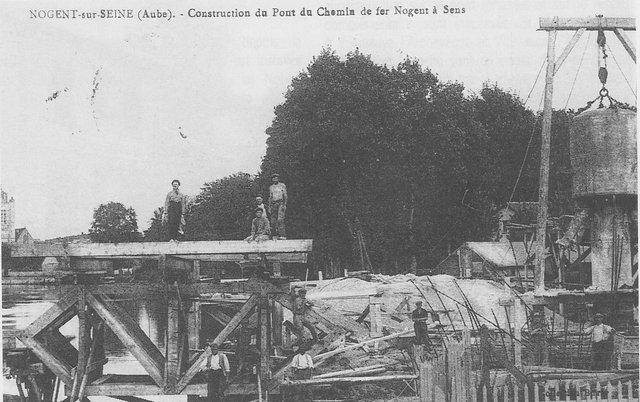 pont N s S construction.jpg