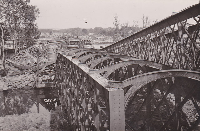 Sens Pont détruie.jpg