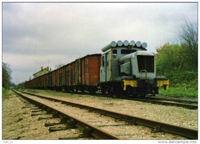 36 - Train, locotracteur BA 11 en gare - HEUGNES (36) - BA SNCF -.jpg