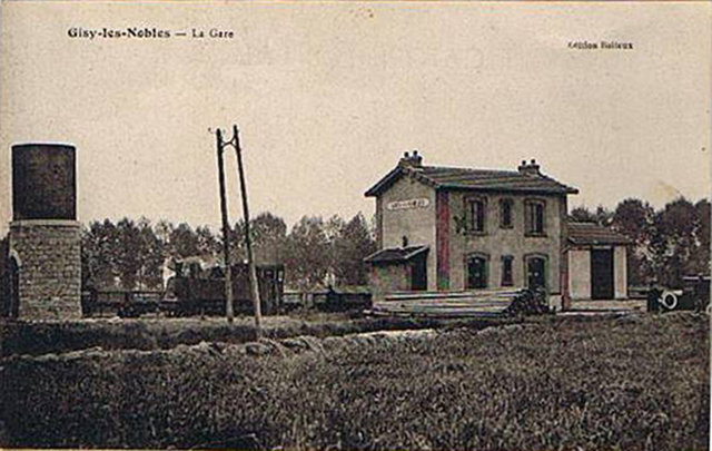 gare Gisy croix.jpg