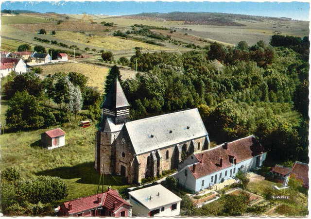 halle la Chapelle sur Oreuse.jpg