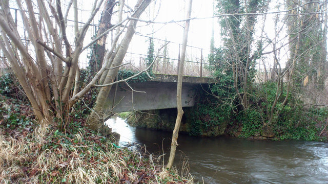 pont de trainel1 2013.jpg