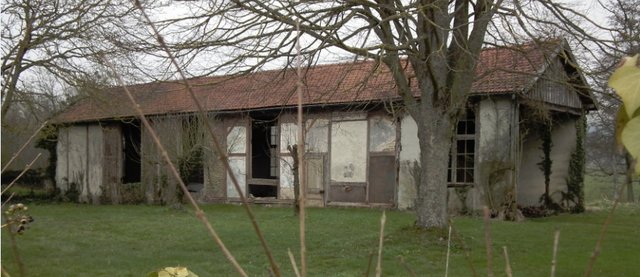 Dompierre_loco_shed.jpg