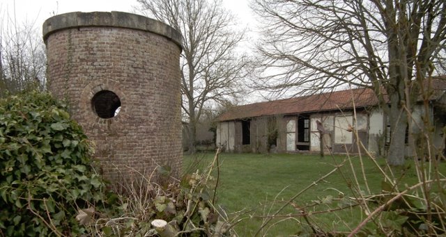 Dompierre_loco_shed_water_tower.jpg