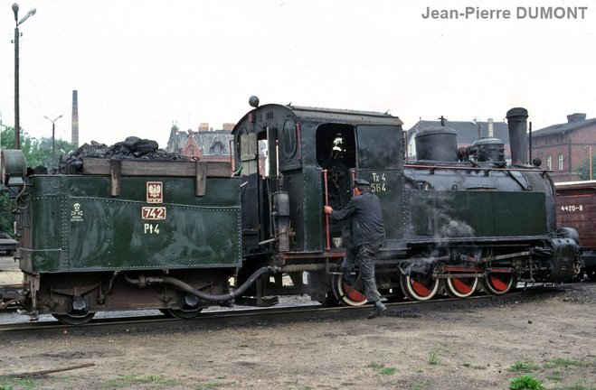1977-08-1606-znin-biskupin_1.jpg